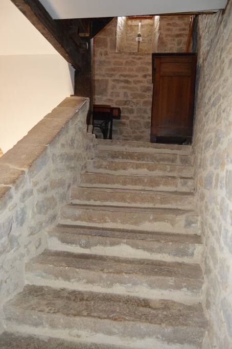 escalier desservant l'étage