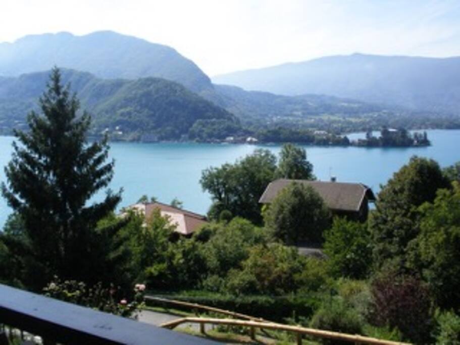 A proximité du lac.