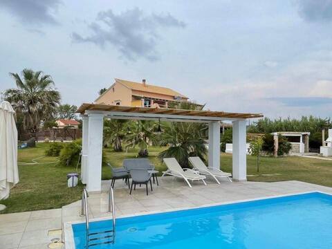 housse by the sea
