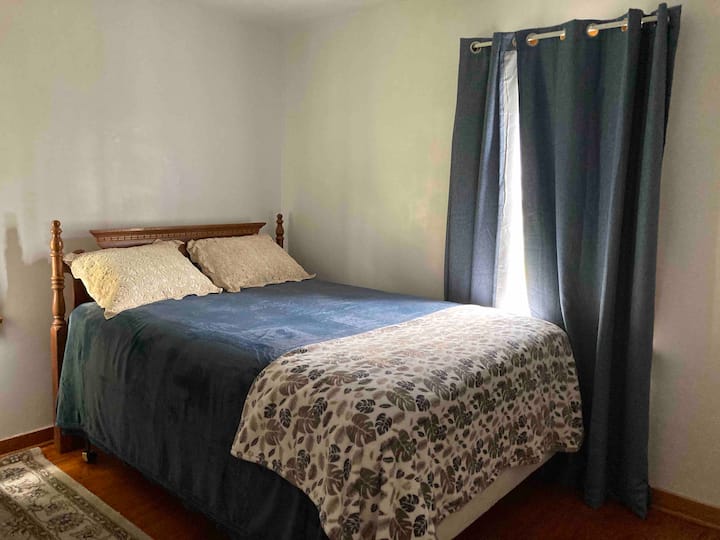 Спалня № 3 (най - близо до банята)