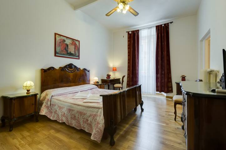 Central Rome apartment, Via Cavour gallery image 5