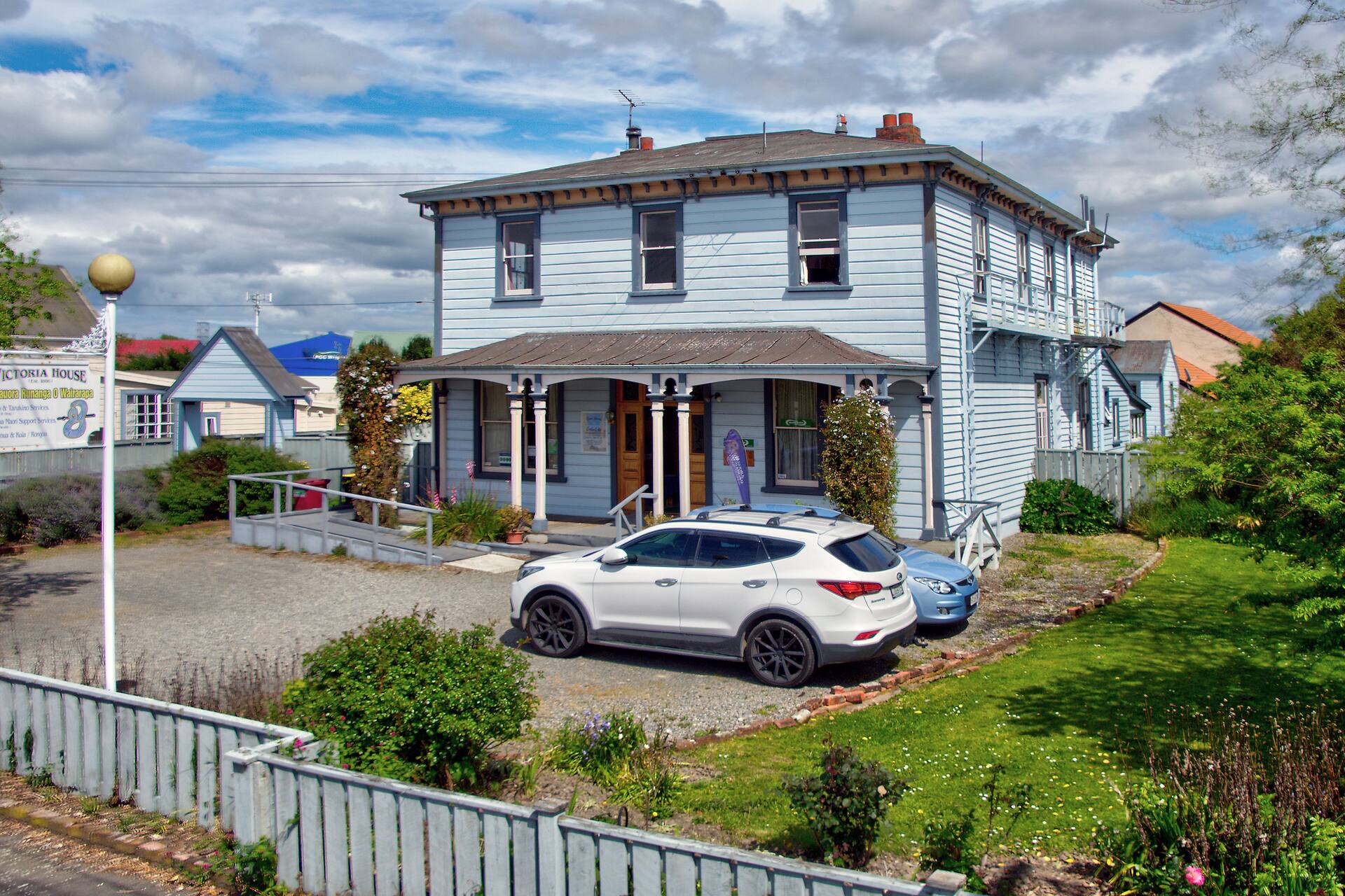 Victorian comfort with room for everyone.