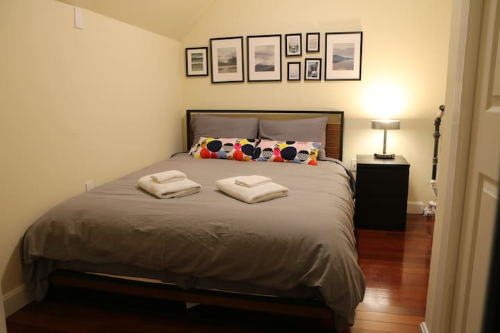 Comfy Room-Close to Downtown Boston & airport