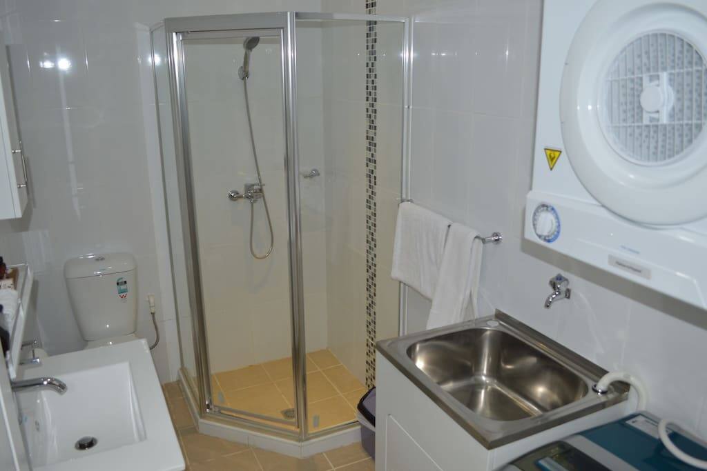 Main Bathroom