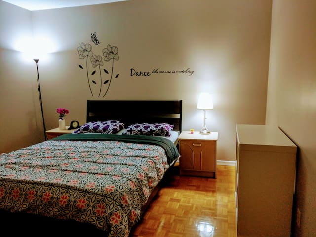 Cozy Private Room - Connected to Sheppard Subway