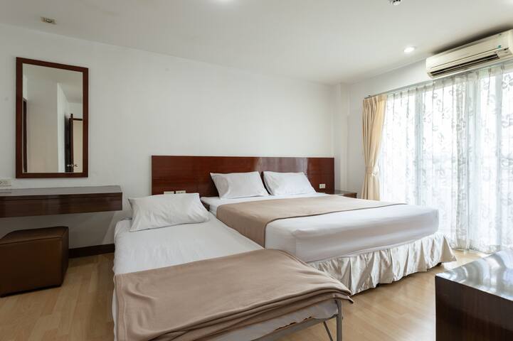 6 BR units with terrace 100m to Ploenchit BTS gallery image 2