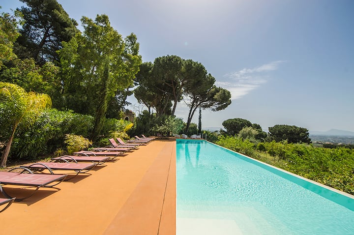 house Ninfee in the countryside, shared pool