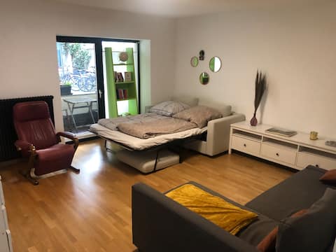 Erfolgreiche Airbnb-Immobilie: Central-Quiet-5min to tram-shopping- in Sülz