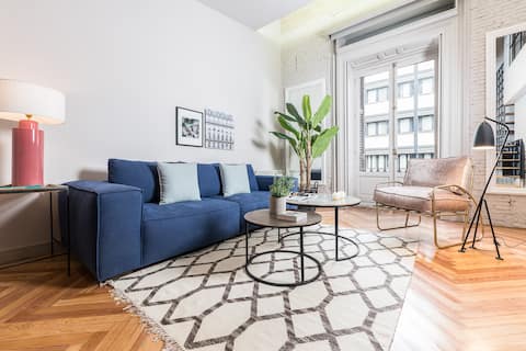 Anuncio de Airbnb popular: ★Elegance★ & Design in Historic Building | Gym en Chamberí