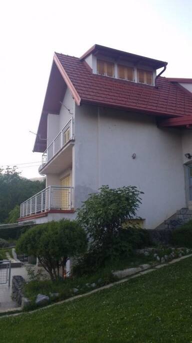 House from the right side of the garden.