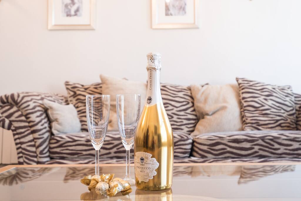 Luxury lounge