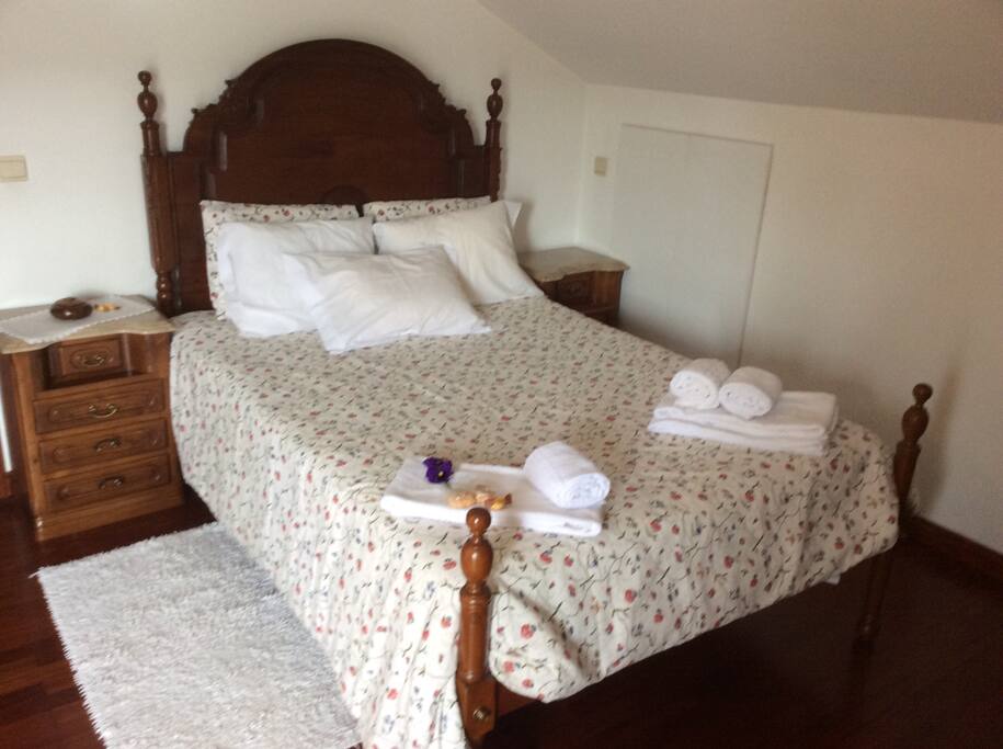 Quarto Familiar Watsapp +351919275730