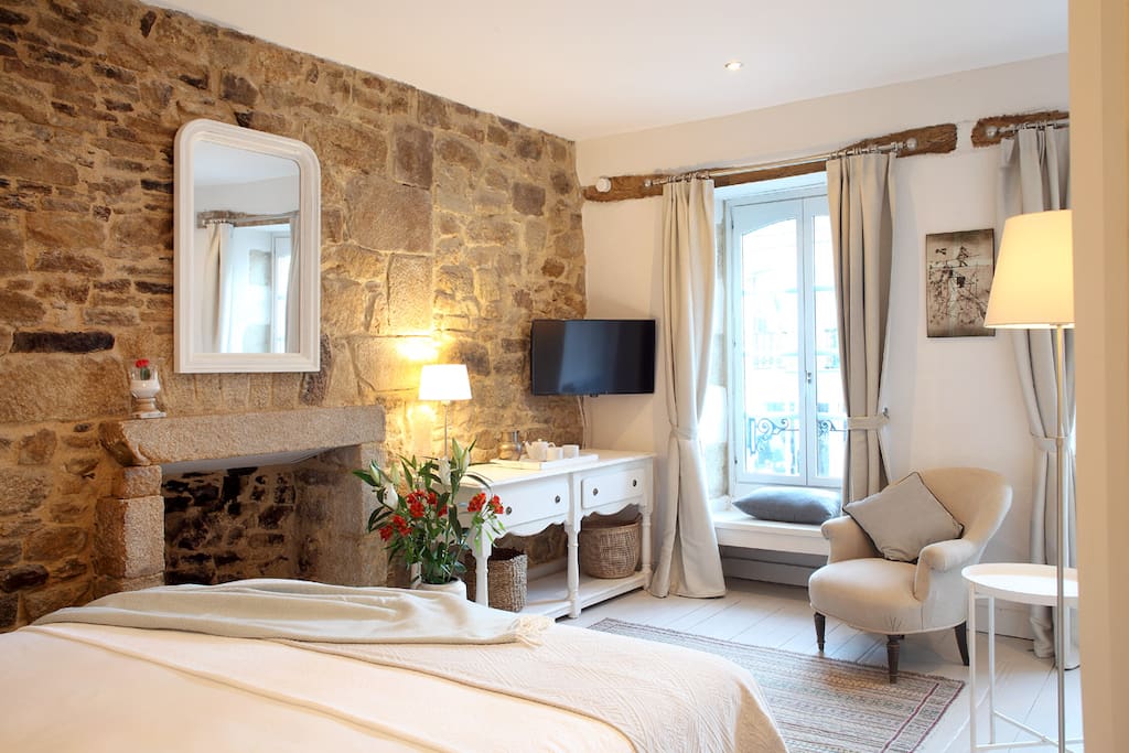 Bedroom TWO Aux Sabots Rouges