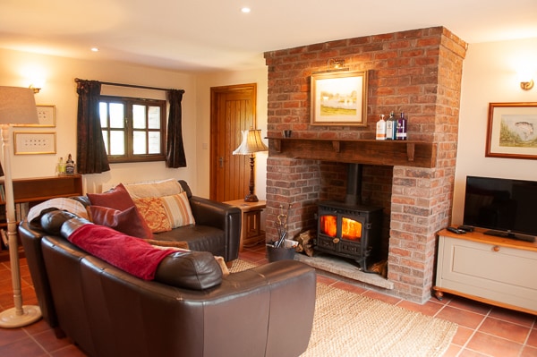 Top Airbnb: Forest Lodge at Broad Oak, deepest Worcestershire in Malvern Hills
