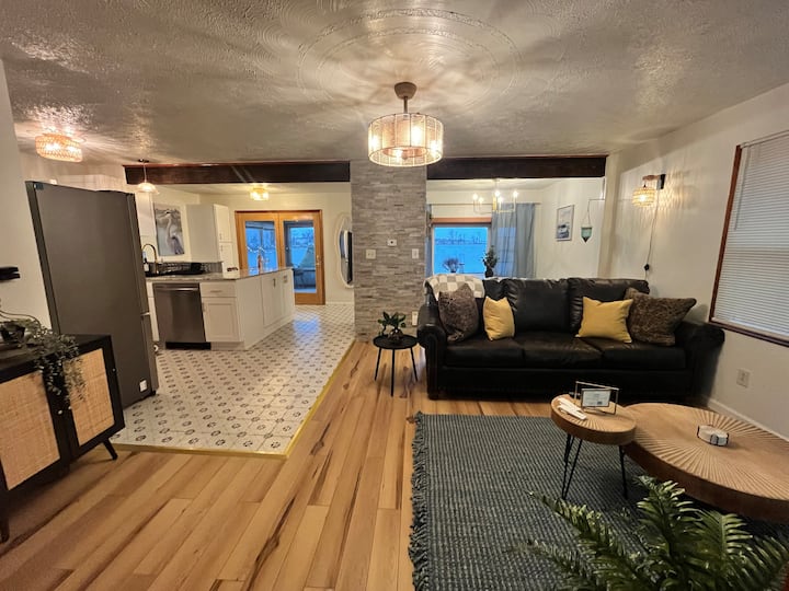 ¡Espacio abierto! ¡Cocina, comedor, sala de estar!
