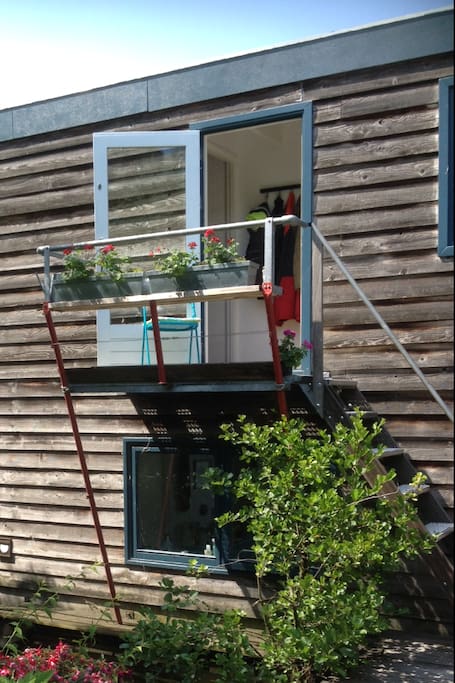 Entree with balcony