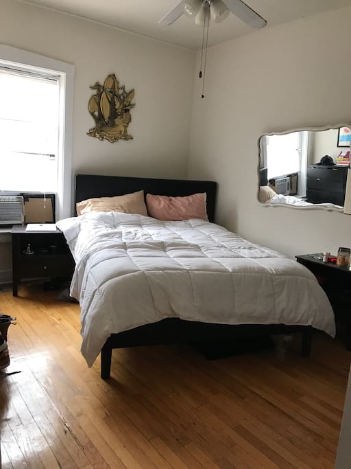 Bedroom ft. Queen bed