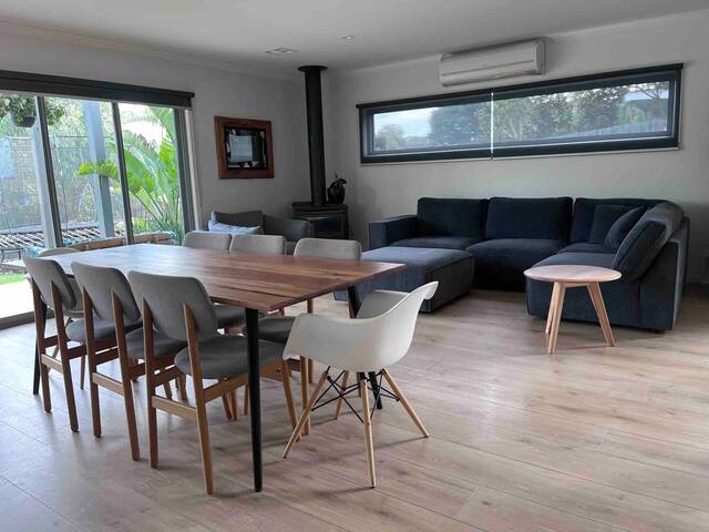 Family-friendly indoor-outdoor living with spa gallery image 4