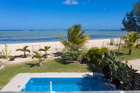 Chalet Kestrel on the beach, private pool for 1 -5