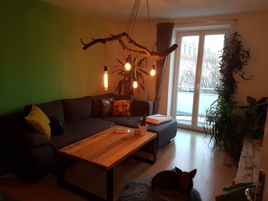 Wohnzimmer mit Schlafcouch / sleeping sofa