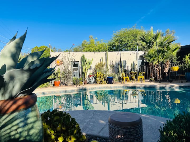 Midtown Relaxing Casita With Pool. Guesthouses for Rent in Tucson