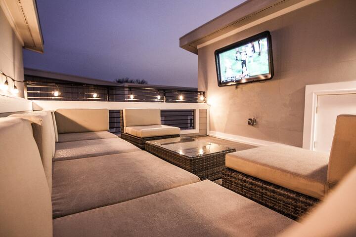 Bachelorette Nashville 2 Rooftops! min to Downtown gallery image 2