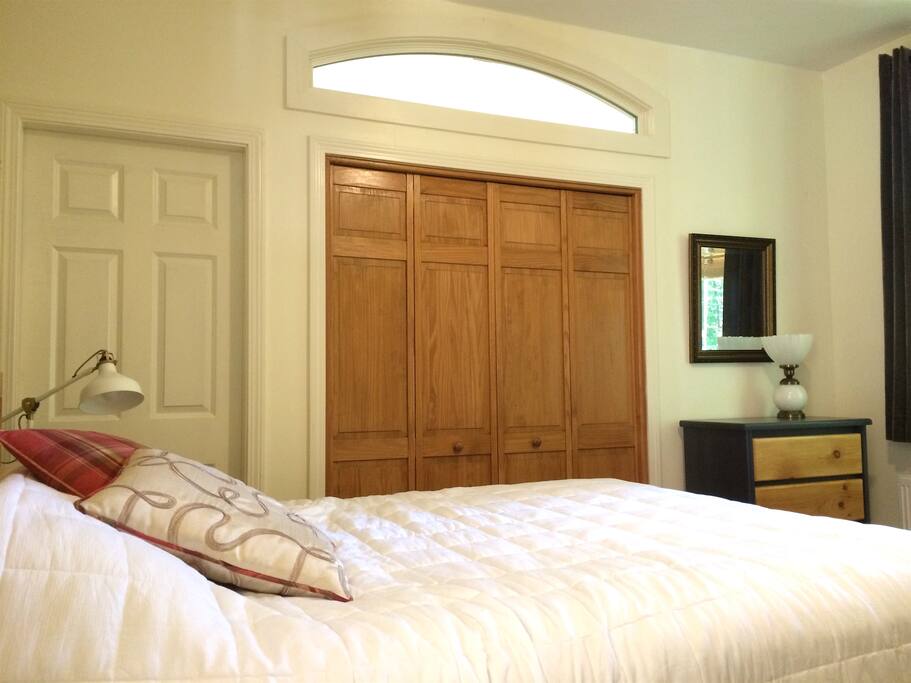 Queen Bed - Brand new mattress!