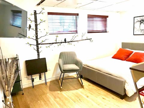 Top performing Airbnb: "The Quiet Nest – Your Cozy Refuge" in Laval Des Rapides