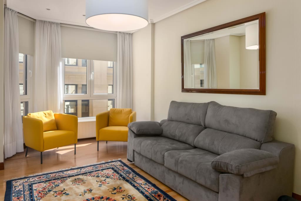 Salon muy luminoso con sofá cama para 2 pax