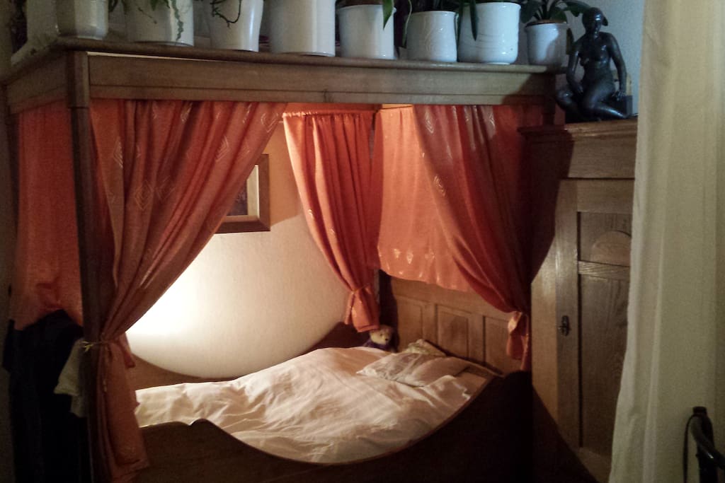 HISTORISCHES HIMMELBETT Achtung 1,80 X 1,20