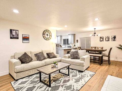 Seaside Bliss - A Modern Home Close to Attractions