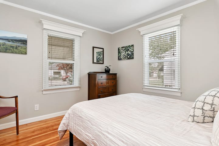 Dormitorio 1 (queen).