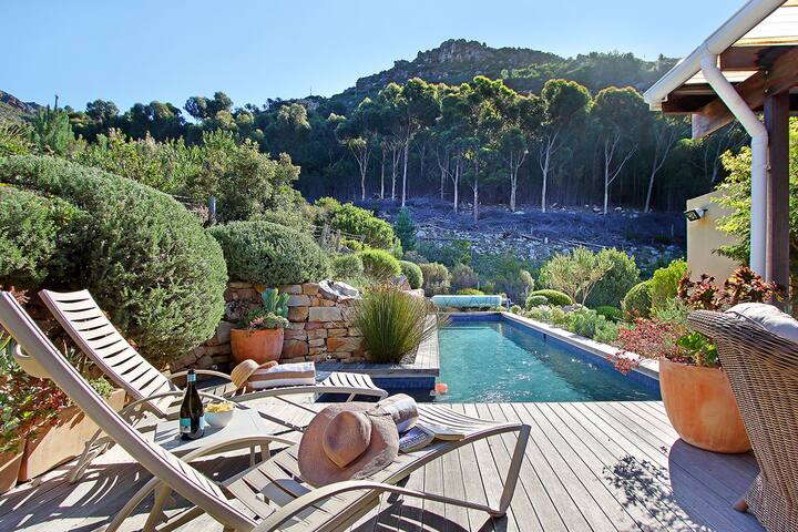 Mbali Lodge Mountain Retreat | Pool | Invertor