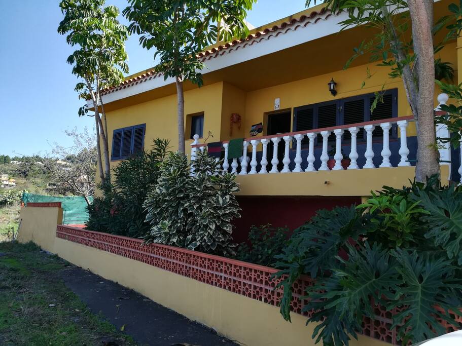 FRENTE DE LA CASA