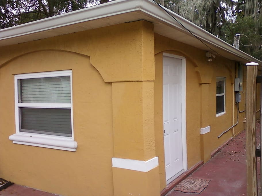 Side entry to your unit #2. THE HOUSE IS NOT HANDICAP ACCESSIBLE.