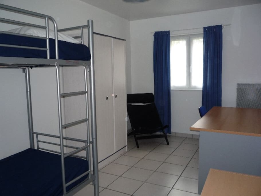 Chambre double lits superposés