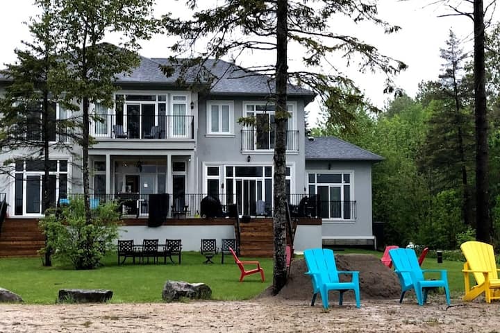 New Private 6 Bedroom Lakehouse with Beach