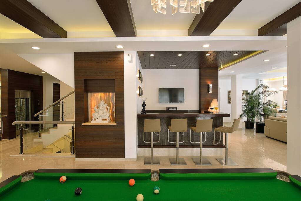 Common Area - Bar