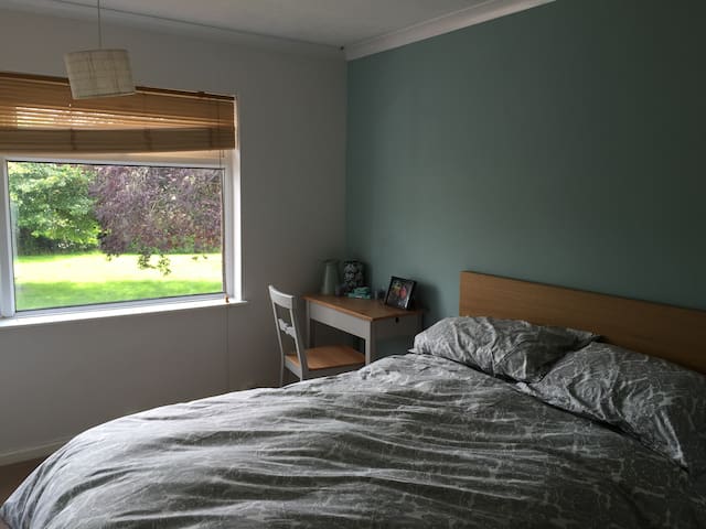 Spacious and Comfy Double Bedroom