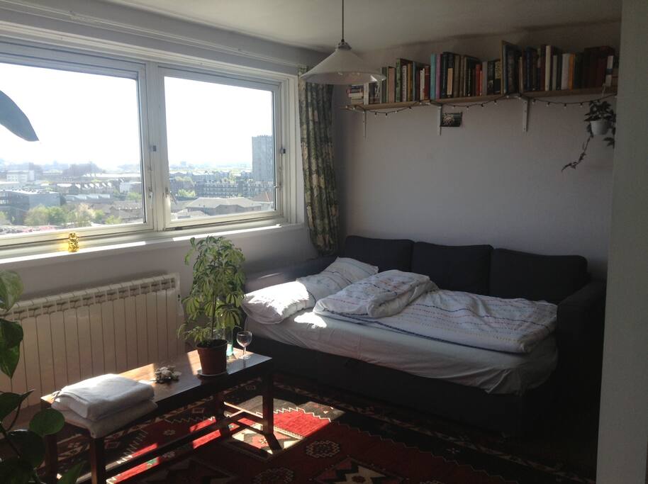 Guest room with sofa bed
