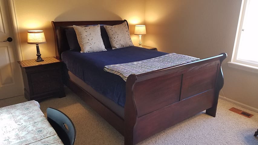 Castle Rock 2 Bedroom Suite with Private Bath