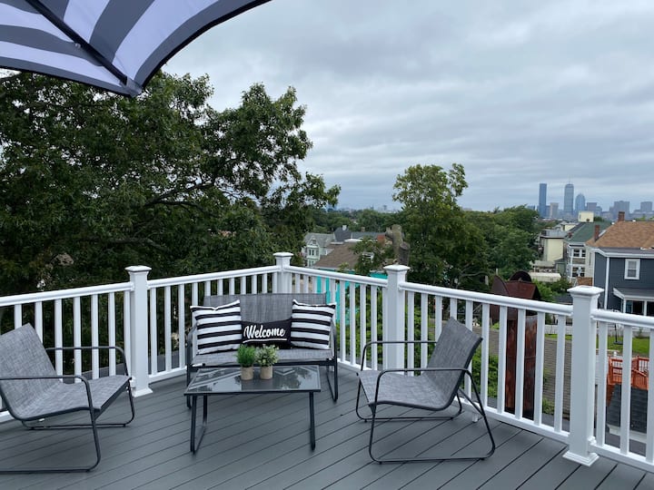 Cozy & Comfy In-law Suite With Boston Skyline View - Boston, MA