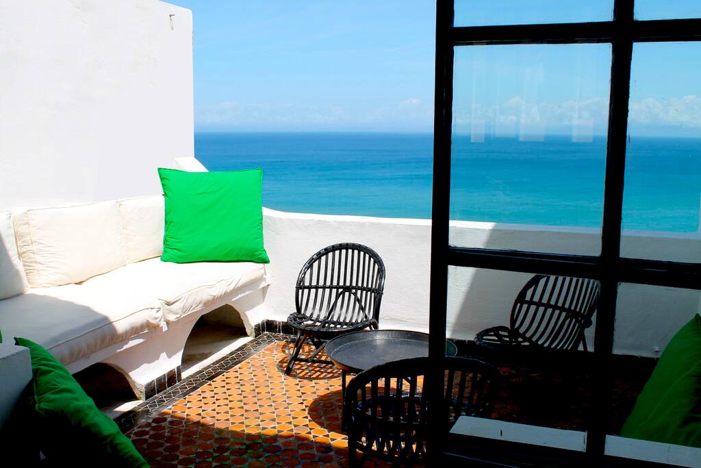 une première terrasse sur mer