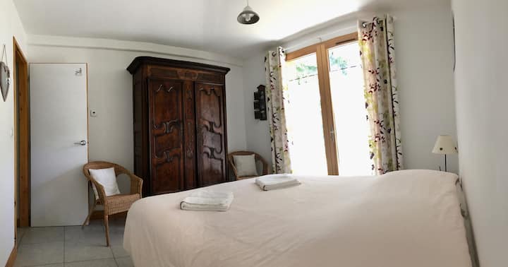 Slaapkamer 2 (één tweepersoonsbed)