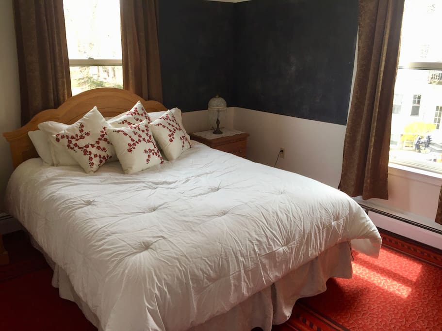 Queen Bedroom