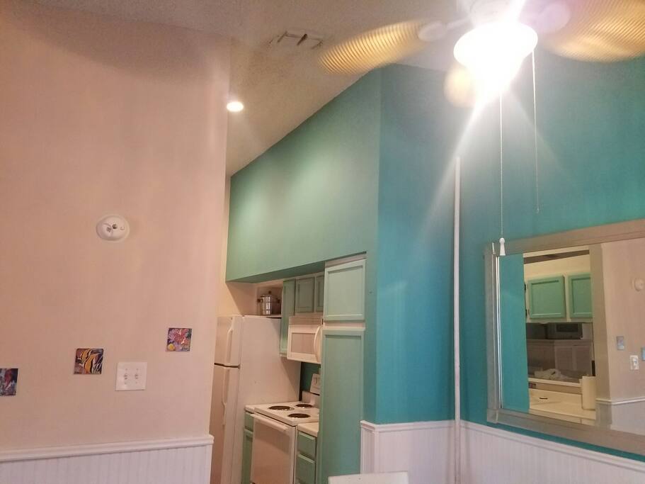 kitchen/bar