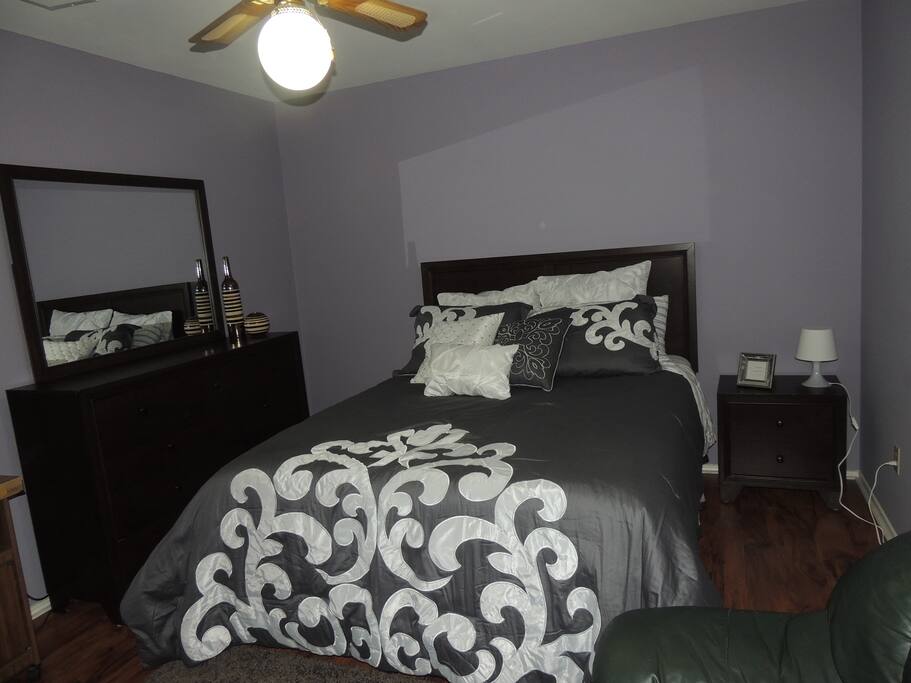 Dresser, Bedside table with queen bed