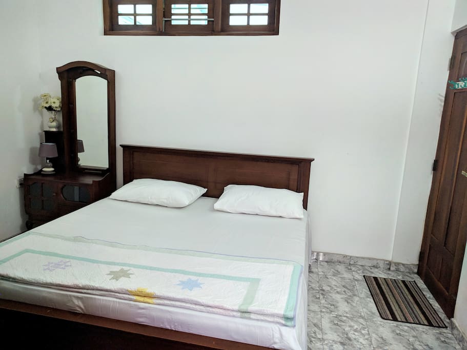 Bedroom with Queen bed (A/C)