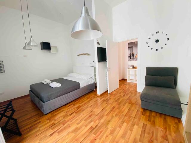 Apt ascensore, terrazza e cucina 4 min Toledo gallery image 3