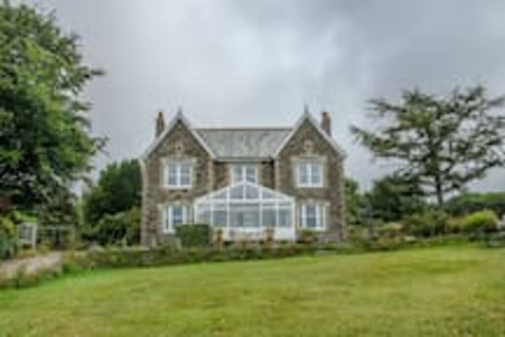 Trevilla House from the front